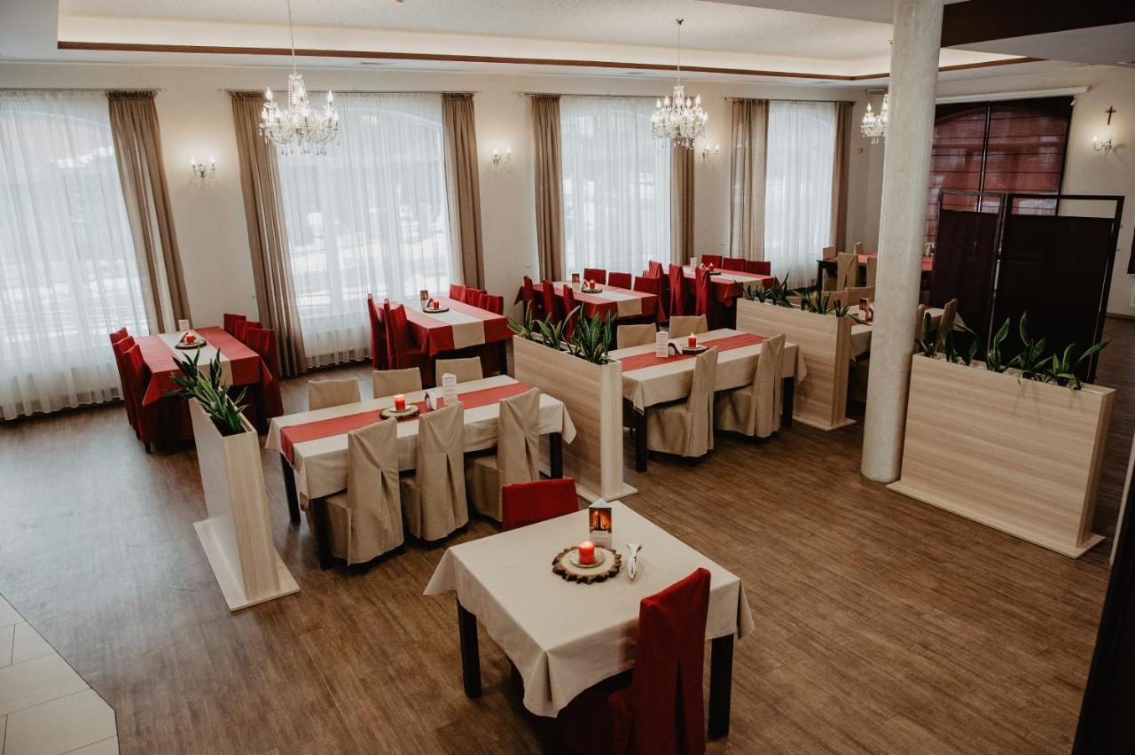 Hotel Zacisze Bratkowice Экстерьер фото
