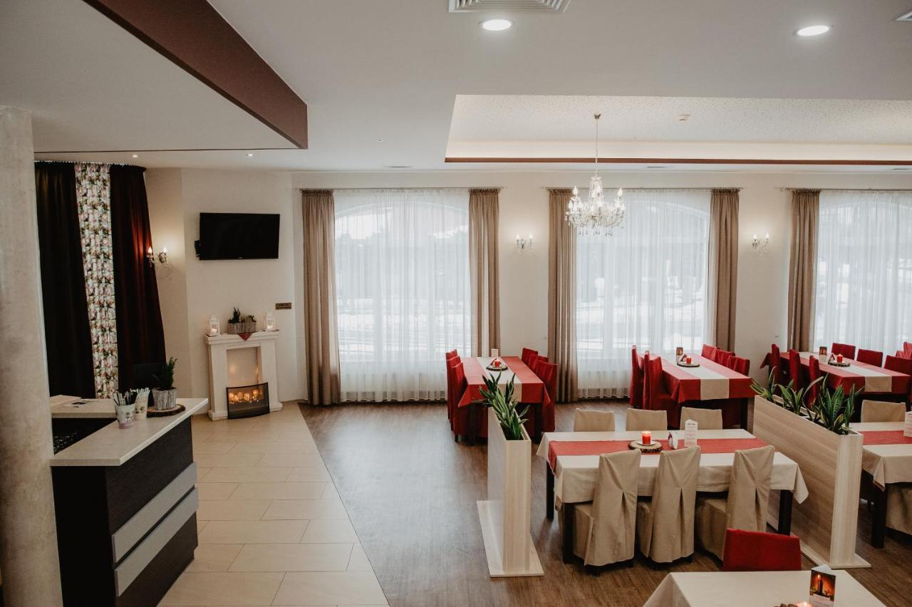 Hotel Zacisze Bratkowice Экстерьер фото